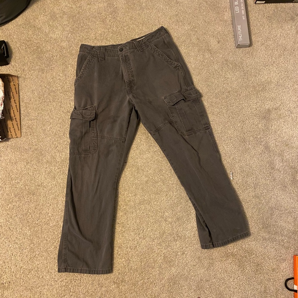 32 x 30 Grey wrangler cargo pants